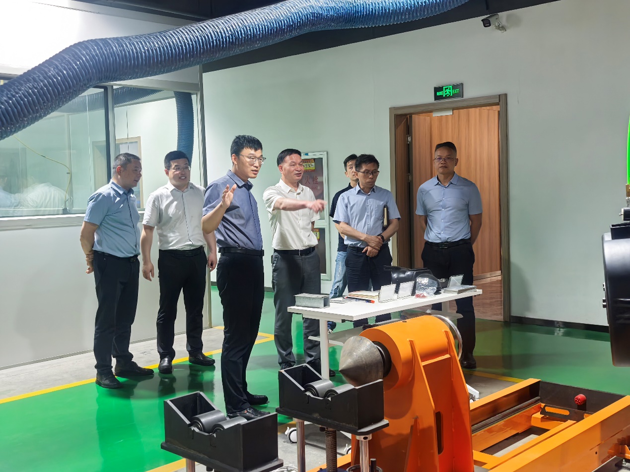 党委副书记徐文杰带队赴浙江巴顿焊接技术研究院考察交流，共促工程技术研究与试验发展